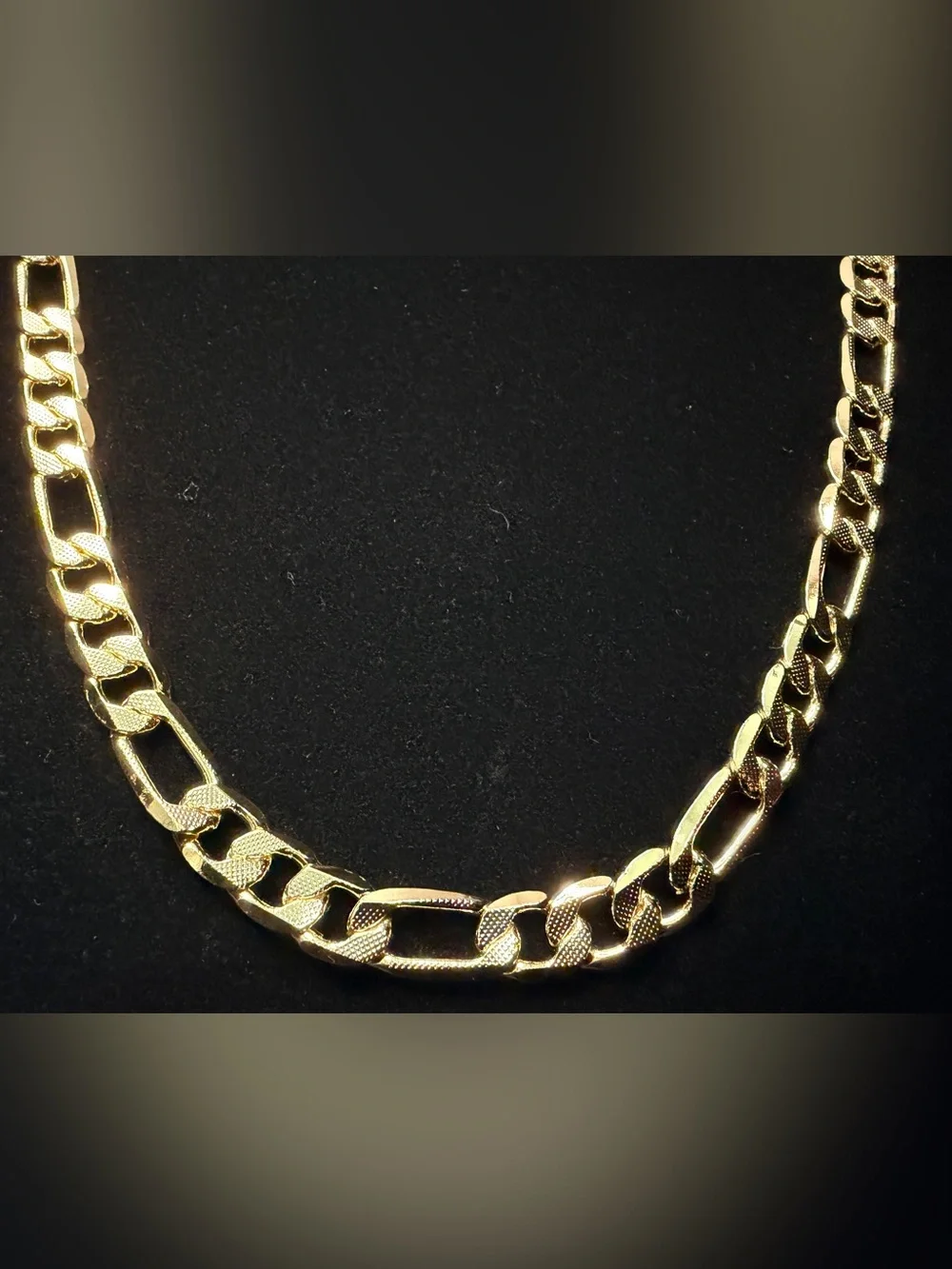 Figaro Diamond Cut 24in 9.5MM Necklace. Heavy piece. Shine Bright. Brand new